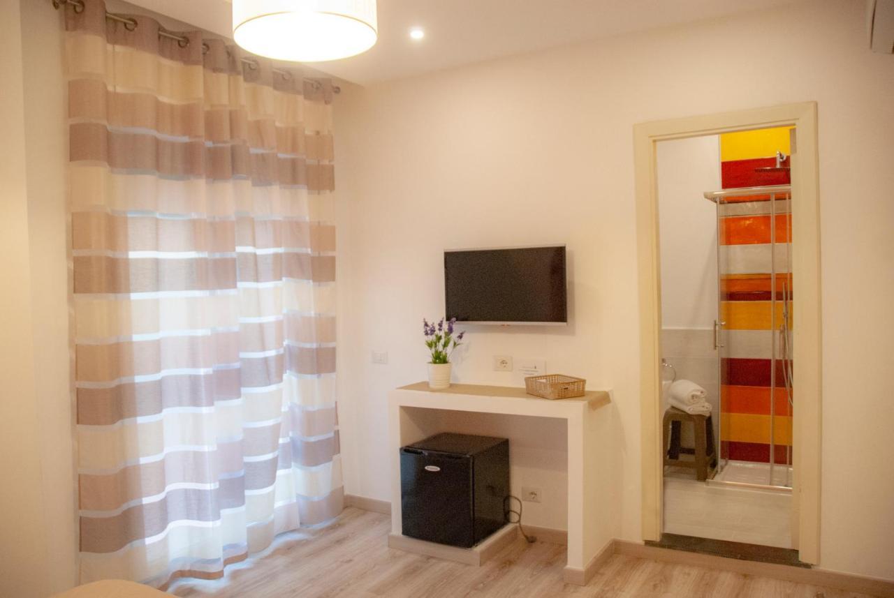 Sorrento Comfort Rooms Con Piscina Zewnętrze zdjęcie