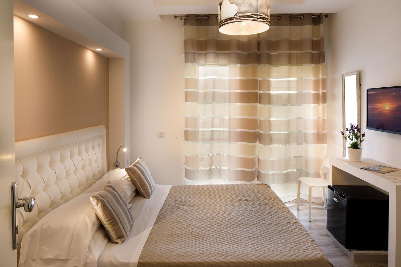 Sorrento Comfort Rooms Con Piscina Zewnętrze zdjęcie