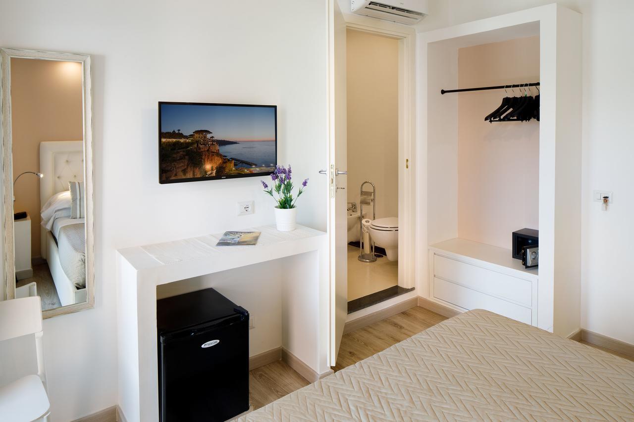 Sorrento Comfort Rooms Con Piscina Zewnętrze zdjęcie